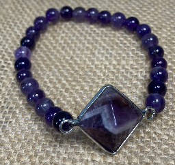 Bracelet en Améthyste avec Pyramide